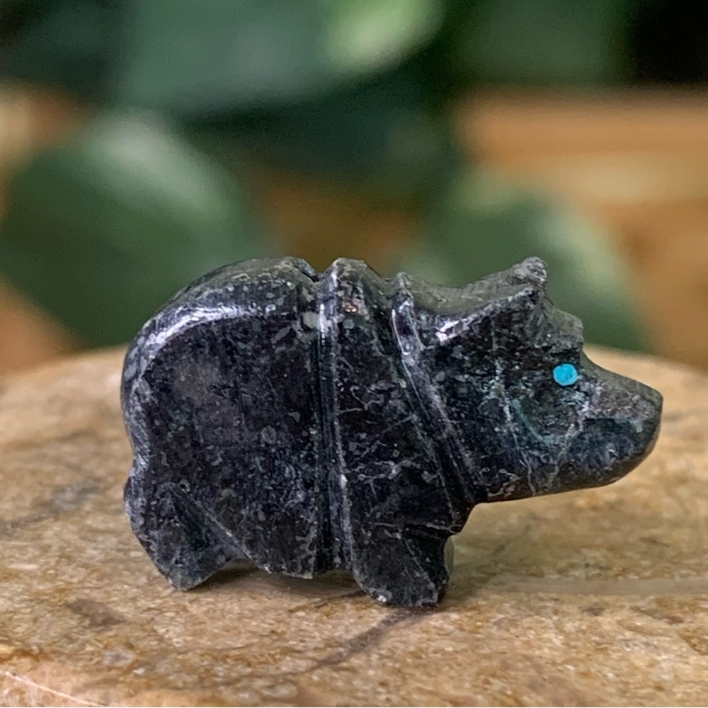 Native American Style Zuni Bear Fetish Bead Black Drilled Stone Mini Animal .7" - Picture 5 of 13